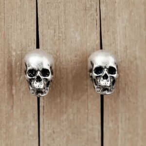 NEW Hot Topic Silver Gothic Punk Grunge Style Metal Skull Head Stud Earrings